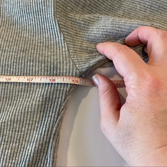 NWT Eri + Ali Anthropologie Cowl Neck Turtleneck Long Sleeve Top Split Back XS - Picture 7 of 8